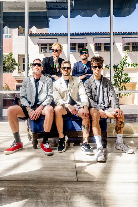 Ballyhoo! 051